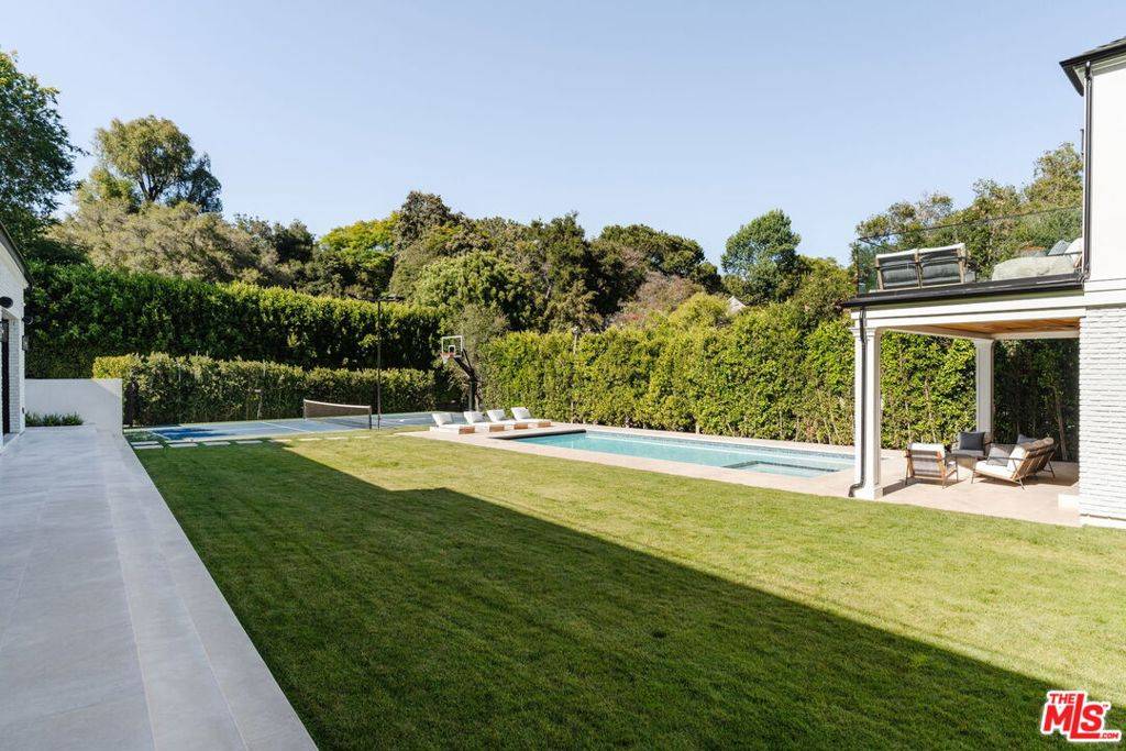 Los Angeles, CA 90049,13164 Boca De Canon LN