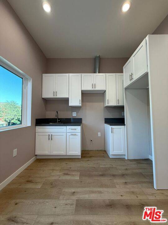 Sunland, CA 91040,10212 Kalua DR