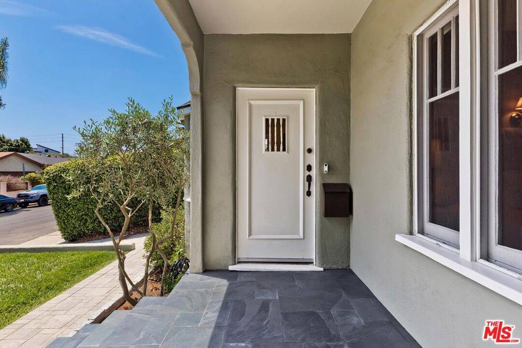Venice, CA 90291,839 Commonwealth AVE