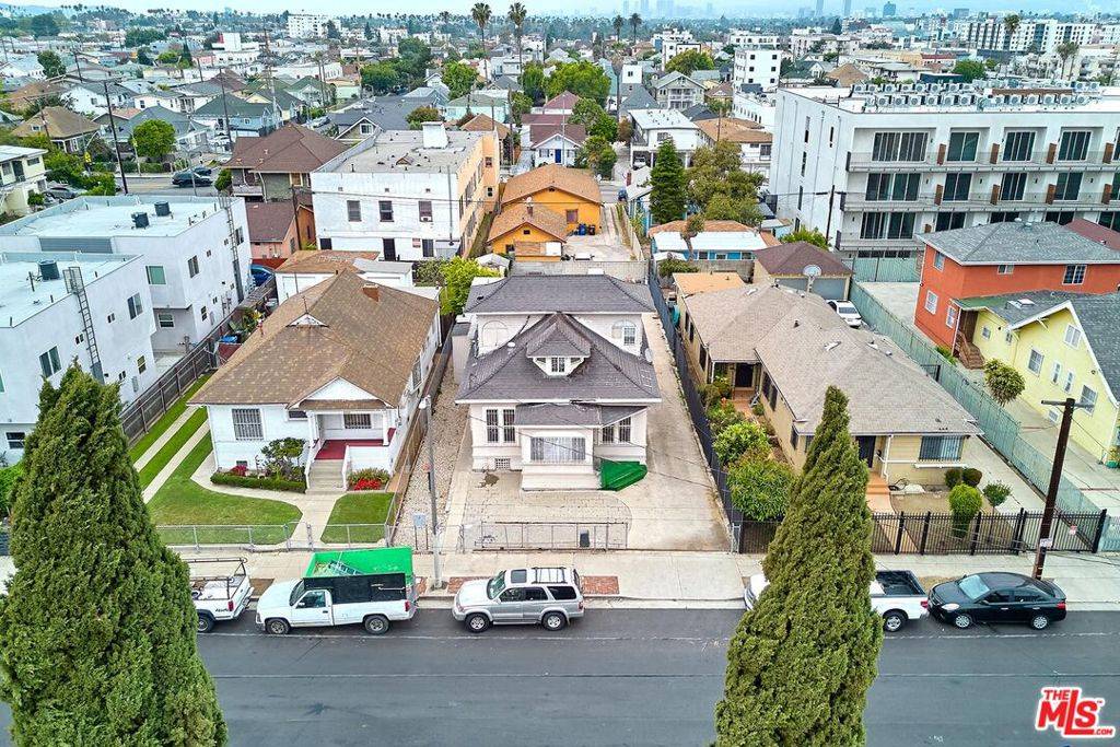 Los Angeles, CA 90006,1147 S Mariposa AVE
