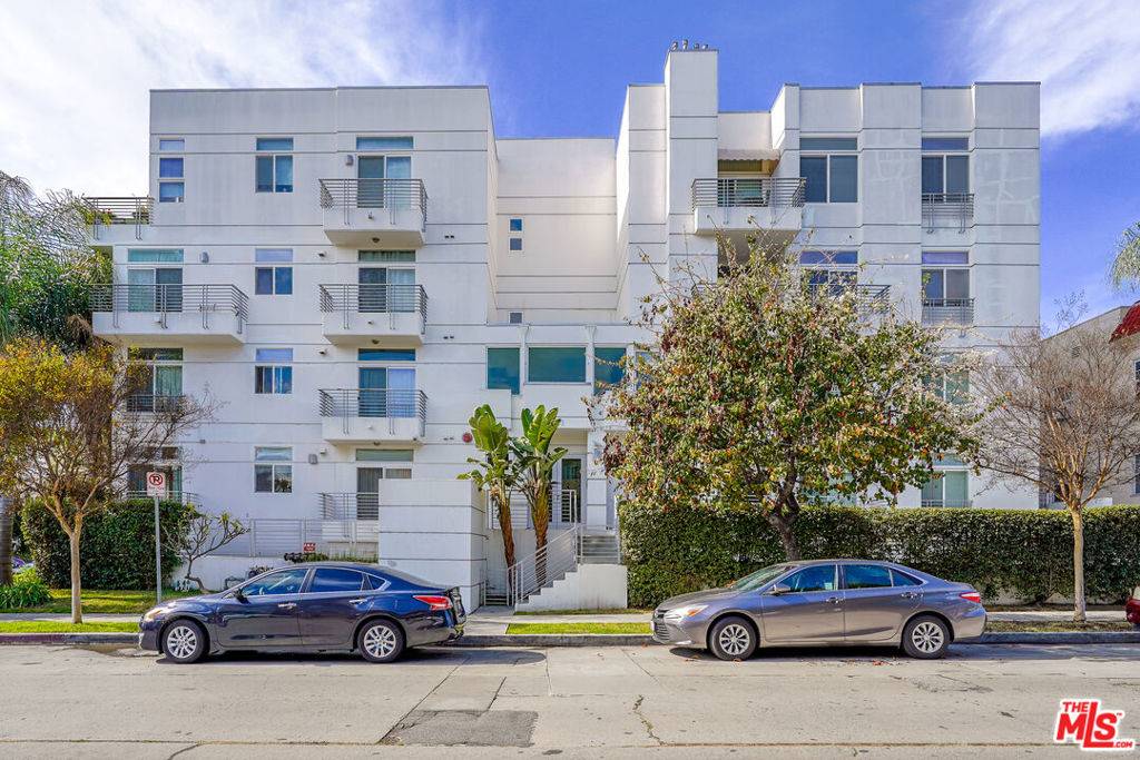 Los Angeles, CA 90004,401 N Serrano AVE #305