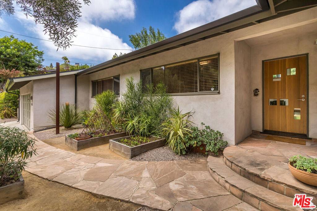 Los Angeles, CA 90046,8631 Allenwood RD