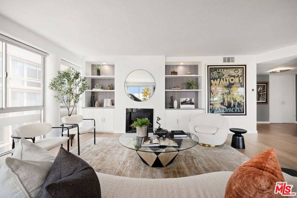 Beverly Hills, CA 90210,320 N Maple DR #507