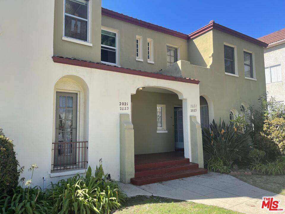 Los Angeles, CA 90027,2021 N Vermont AVE