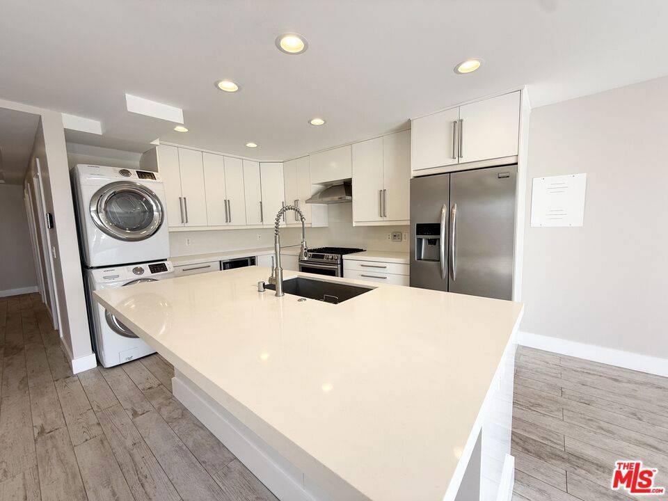 Playa Del Rey, CA 90293,6955 Trolleyway
