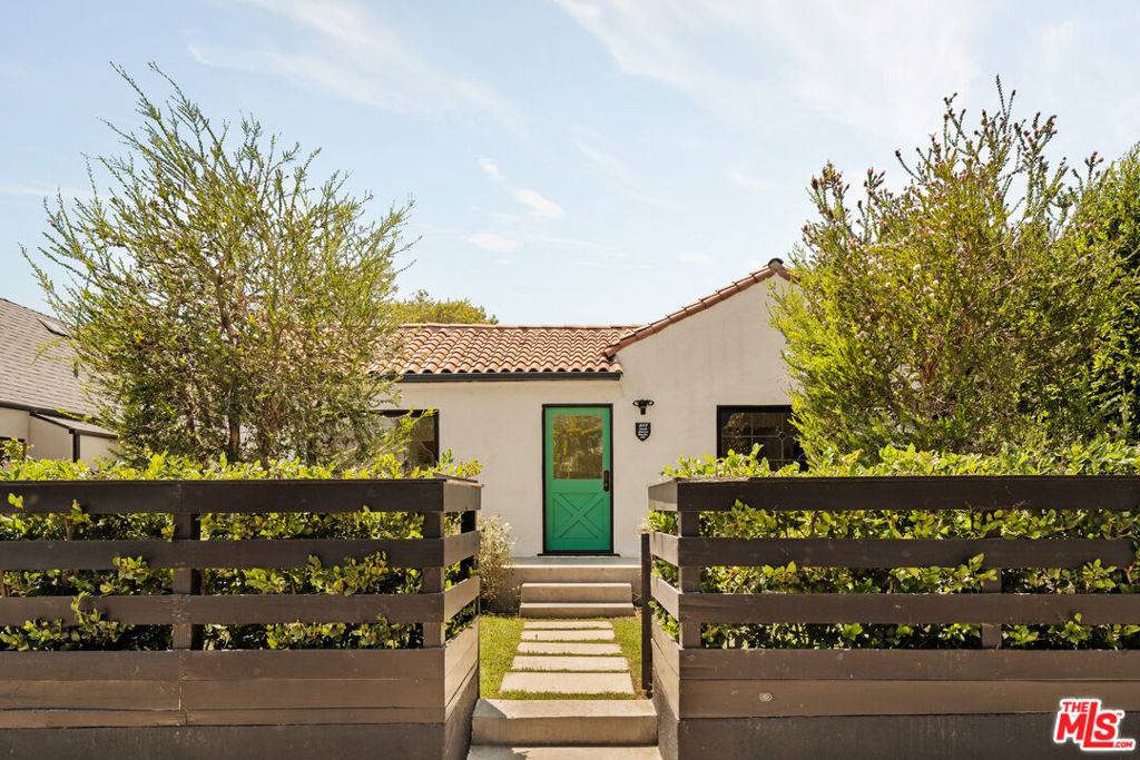 Los Angeles, CA 90036,623 N Sierra Bonita AVE