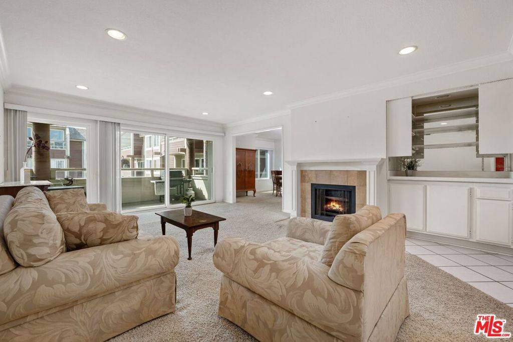 Marina Del Rey, CA 90292,4200 Via Dolce #230