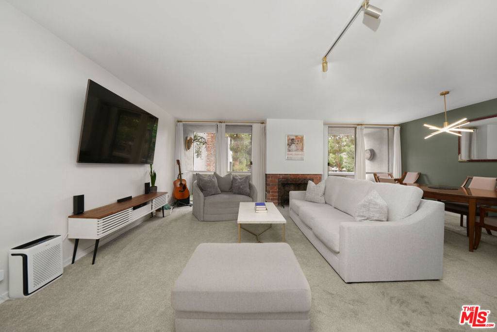 Culver City, CA 90230,6315 Green Valley CIR #200