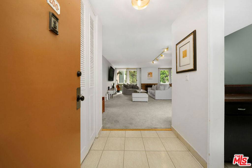 Culver City, CA 90230,6315 Green Valley CIR #200