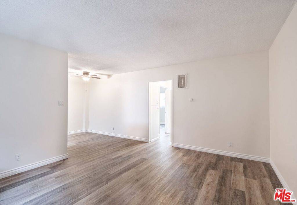Van Nuys, CA 91401,13343 Victory BLVD #2
