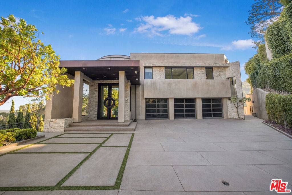 Los Angeles, CA 90046,2501 Zorada DR