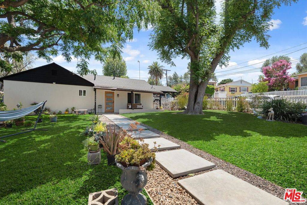 Sunland, CA 91040,10648 Franlie DR