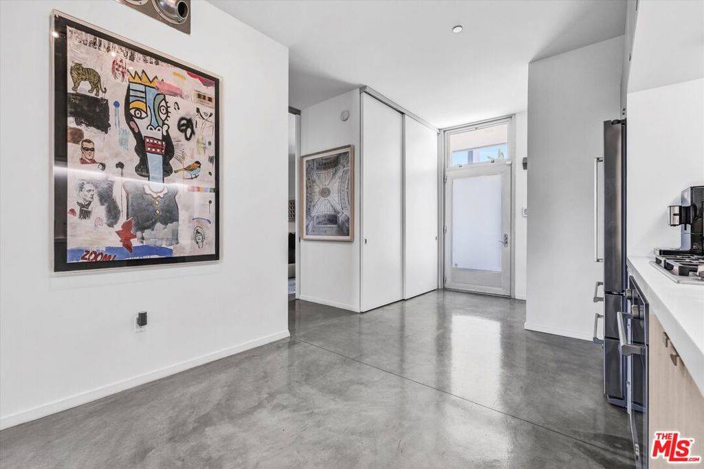 West Hollywood, CA 90069,901 Hancock AVE #206
