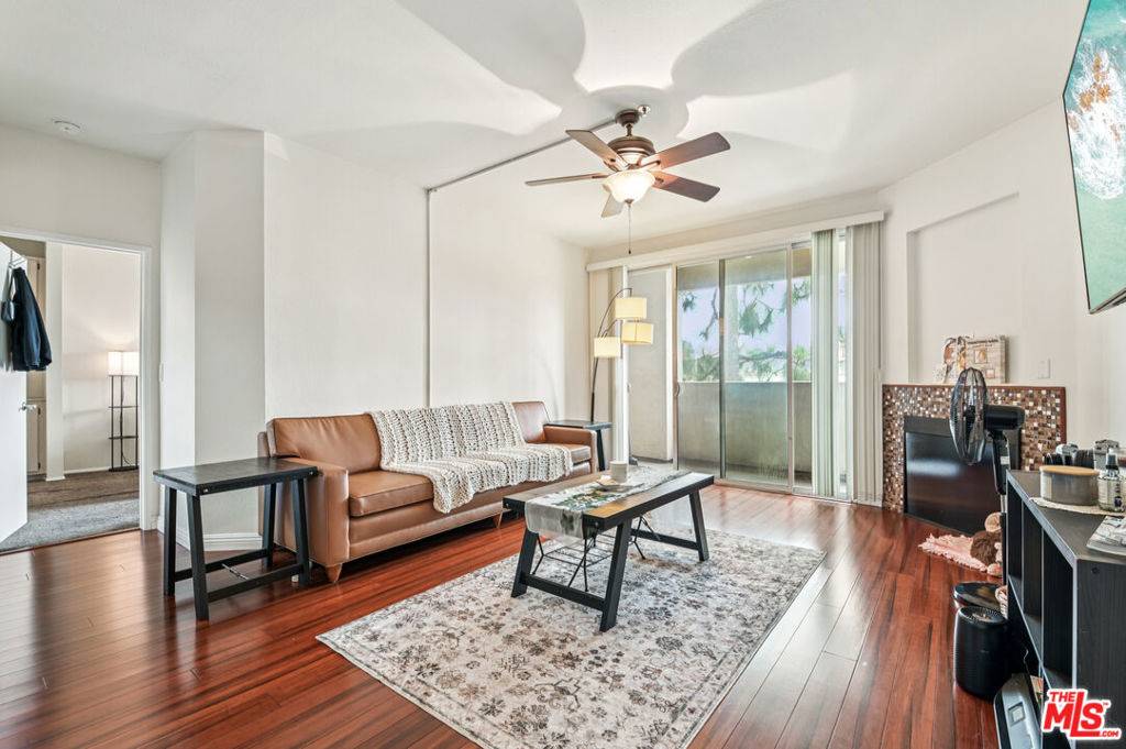 Long Beach, CA 90802,535 Magnolia AVE #310