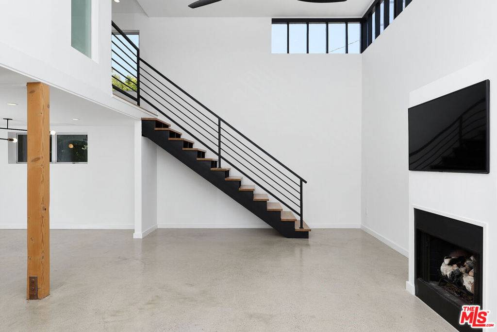 Venice, CA 90291,519 1/2 San Juan AVE