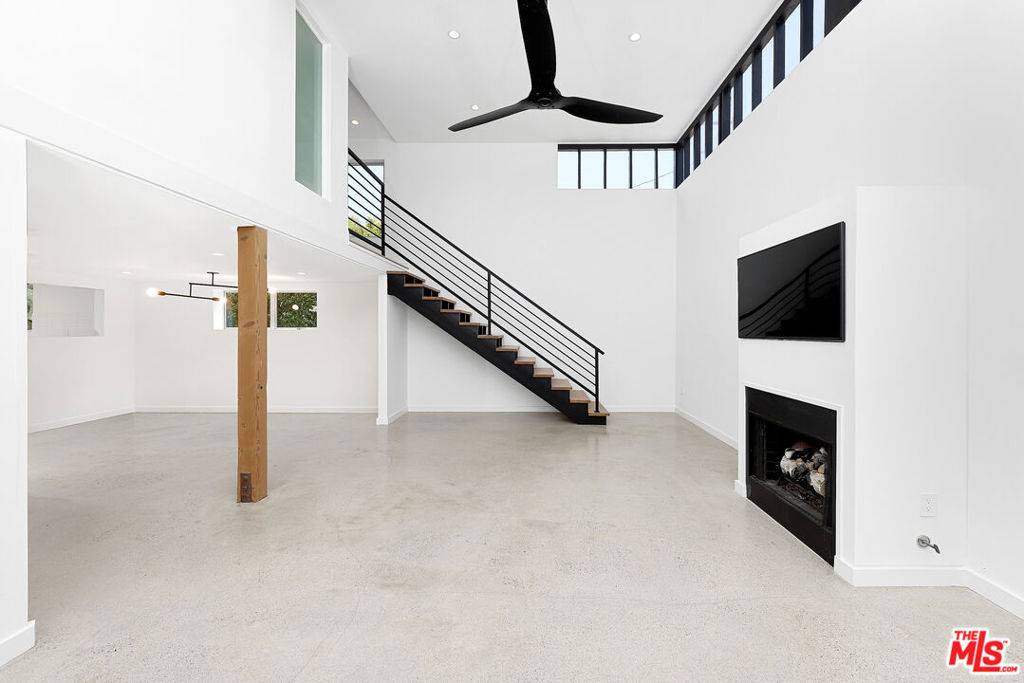 Venice, CA 90291,519 1/2 San Juan AVE