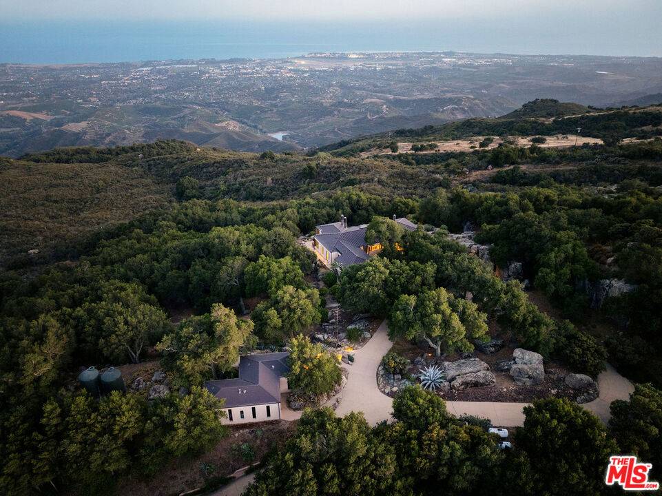 Santa Barbara, CA 93105,5651 W Camino Cielo