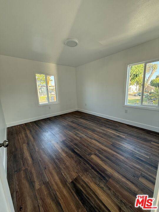 Los Angeles, CA 90047,11003 Ruthelen ST