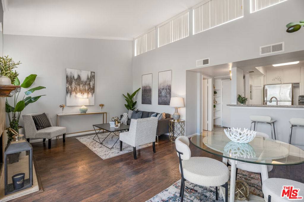 Encino, CA 91316,5325 Newcastle AVE #327