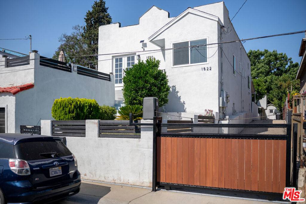 Los Angeles, CA 90063,1520 Helen DR #1520