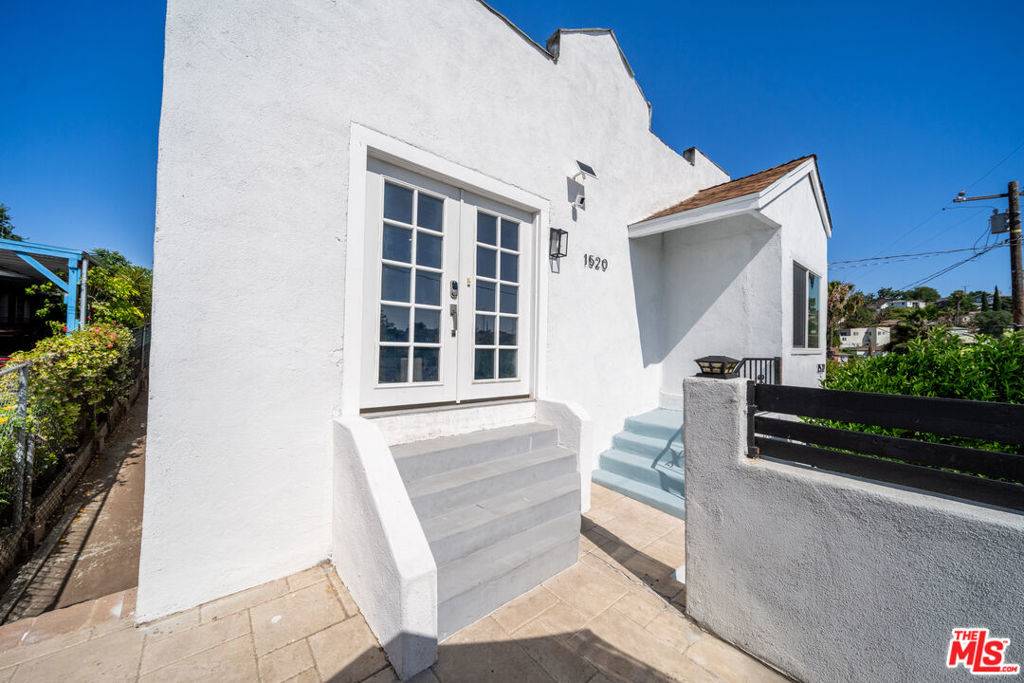 Los Angeles, CA 90063,1520 Helen DR #1520
