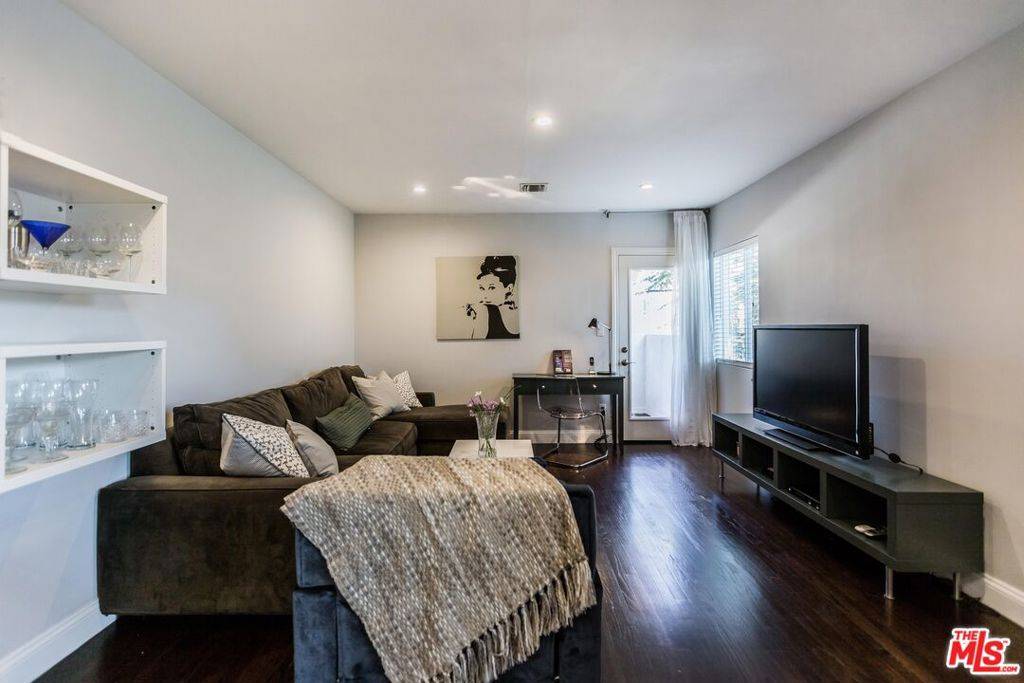 Studio City, CA 91602,4409 IRVINE AVE