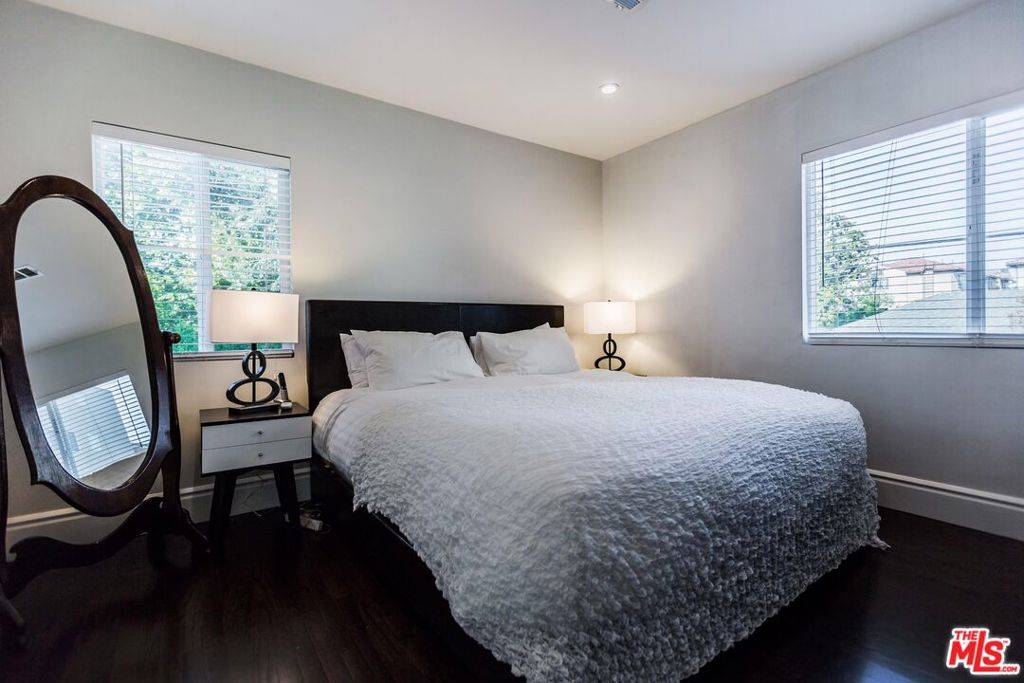 Studio City, CA 91602,4409 IRVINE AVE