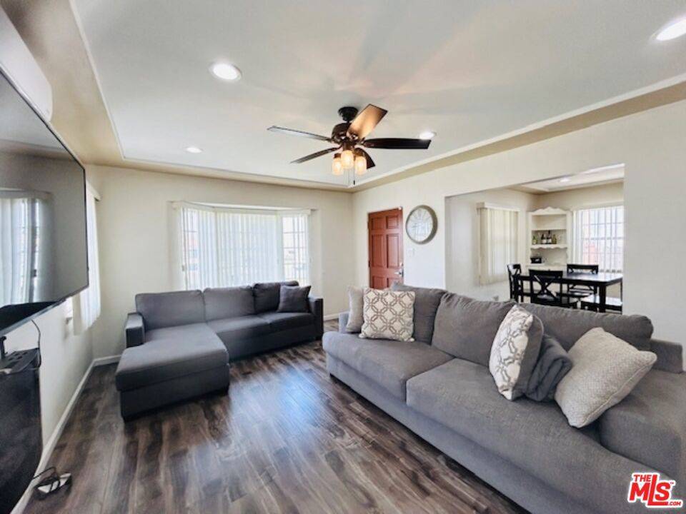 Los Angeles, CA 90047,2140 W 83rd ST
