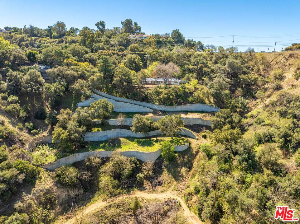 CA 90210,13511 Mulholland DR
