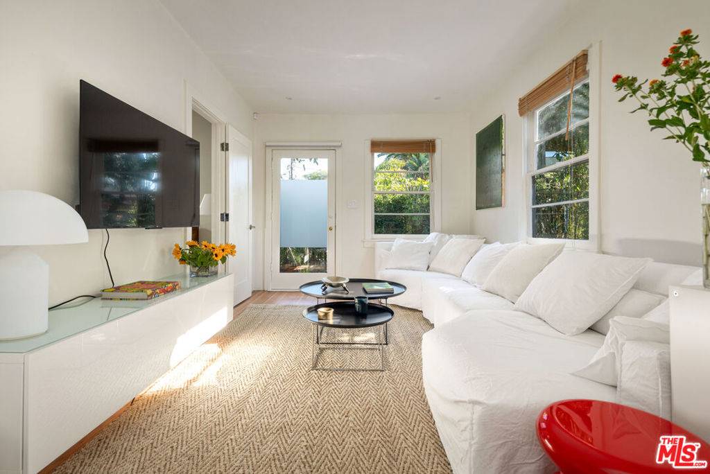 Venice, CA 90291,947 Amoroso PL
