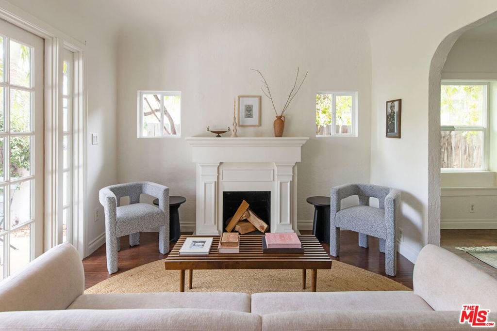 Los Angeles, CA 90039,2919 Gleneden ST