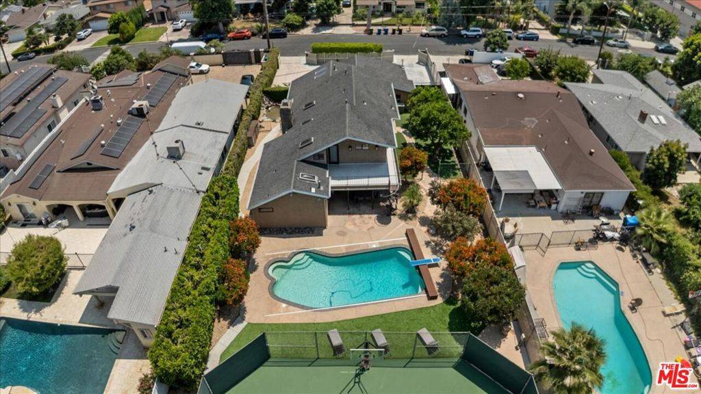 Van Nuys, CA 91401,6443 Matilija AVE