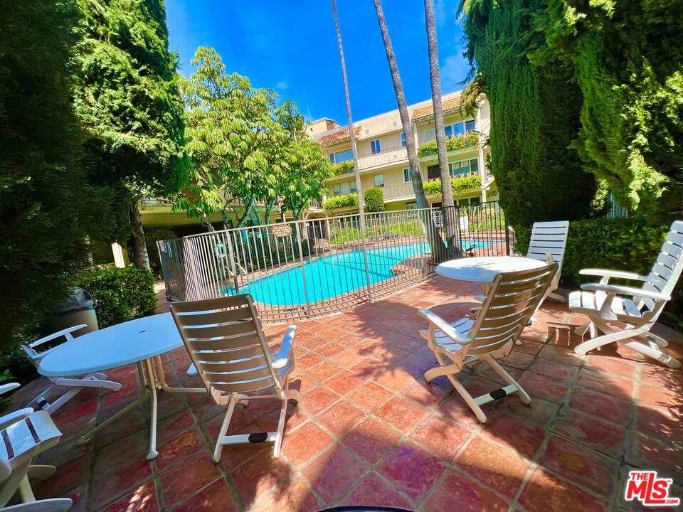 Los Angeles, CA 90049,11670 W Sunset BLVD #205