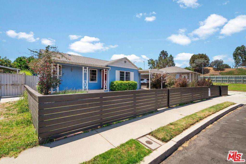 Los Angeles, CA 90064,12122 Ivy PL