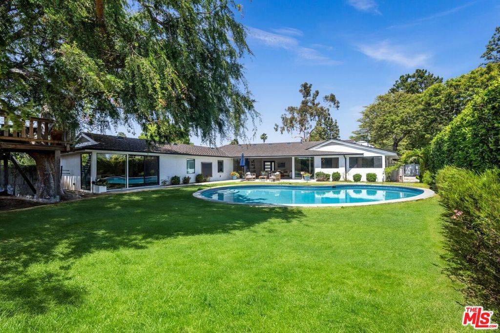 Los Angeles, CA 90077,2239 Stradella RD