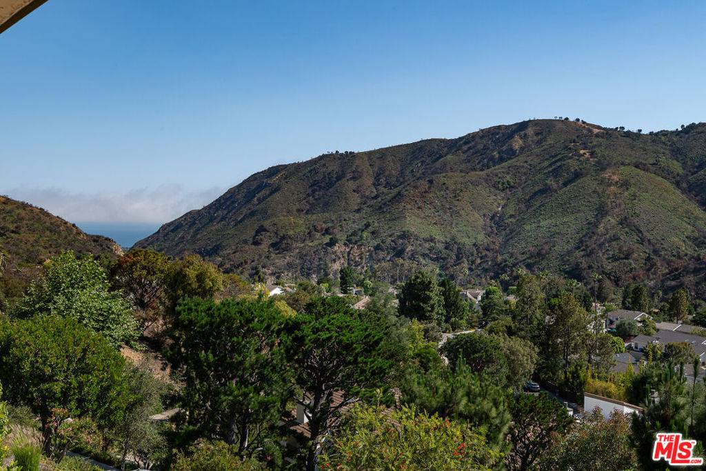 Pacific Palisades, CA 90272,1774 Palisades DR