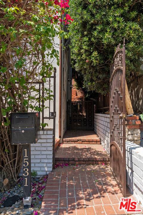 Los Angeles, CA 90069,1531 Marmont AVE