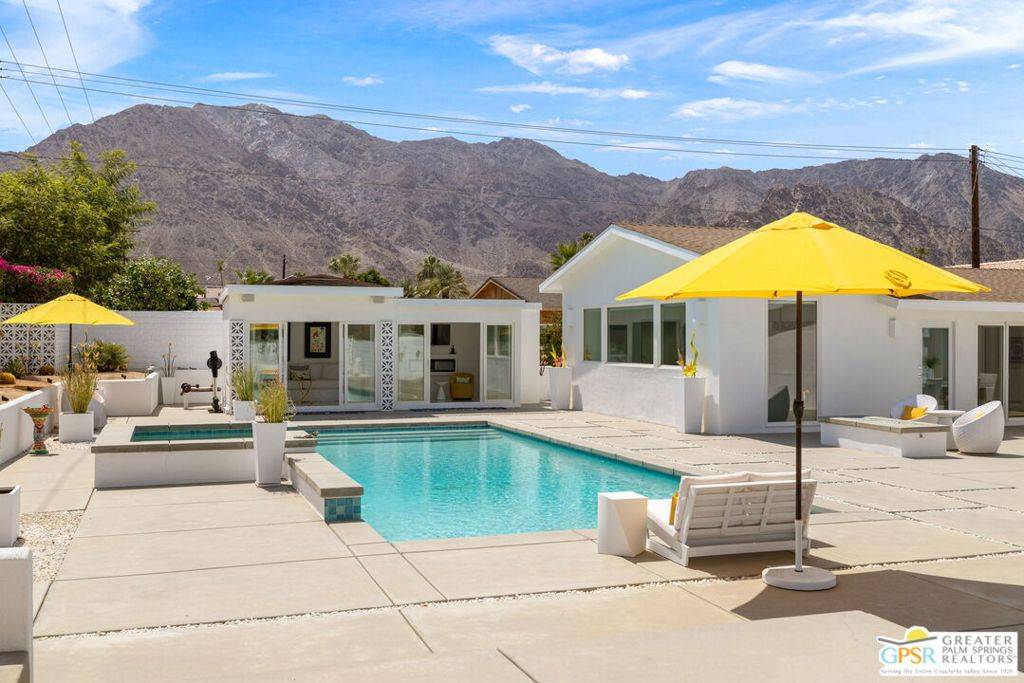 La Quinta, CA 92253,53225 Avenida Herrera