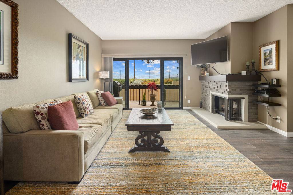Playa Del Rey, CA 90293,8180 Manitoba ST #149