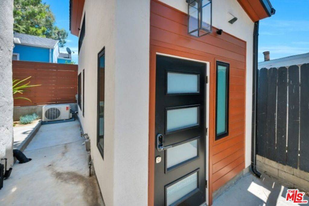 Los Angeles, CA 90042,1940 N Avenue 51