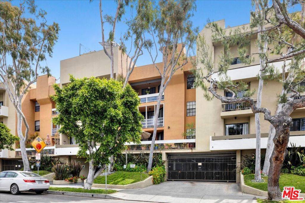 West Hollywood, CA 90069,740 N Kings RD #114