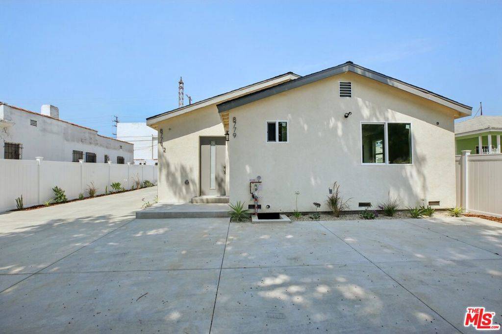 Los Angeles, CA 90047,8779 S Hobart BLVD