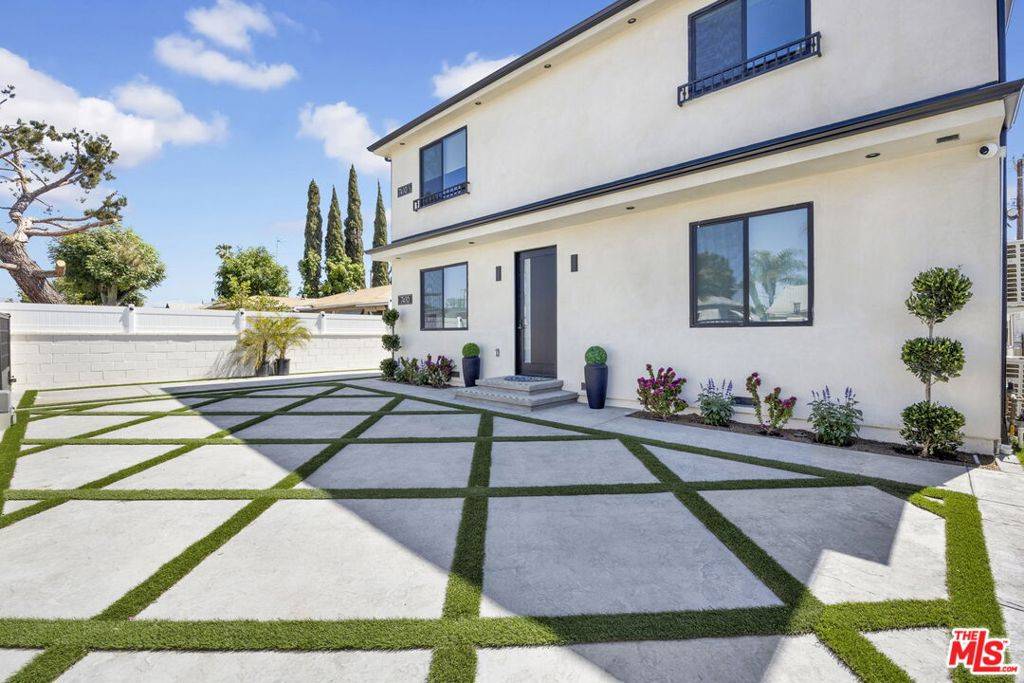 Sun Valley, CA 91352,7410 Denny AVE