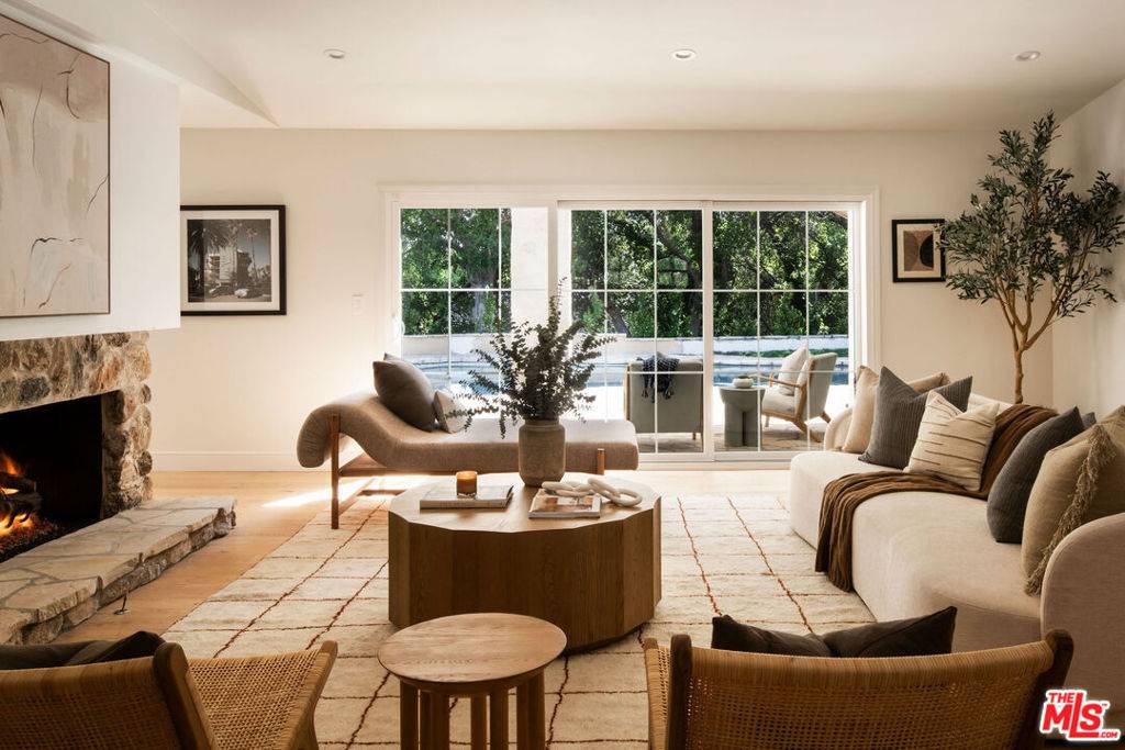 Tarzana, CA 91356,19507 Valdez DR