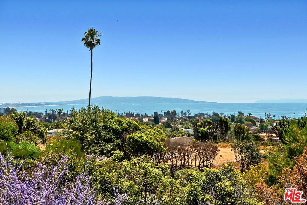 Pacific Palisades, CA 90272,1166 LAS PULGAS PL