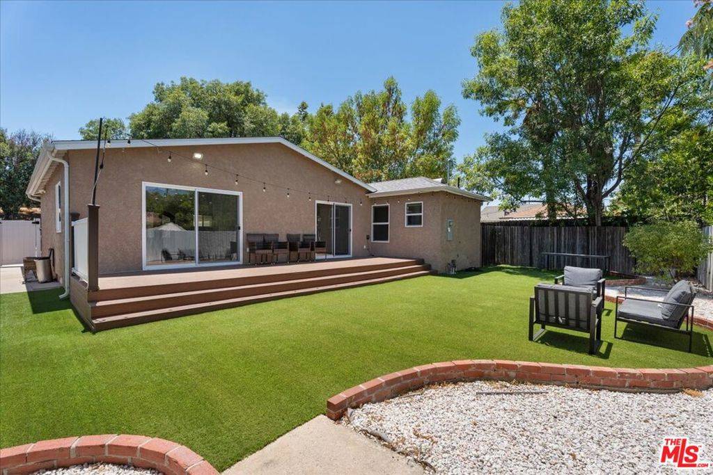 Tarzana, CA 91356,18725 Martha ST