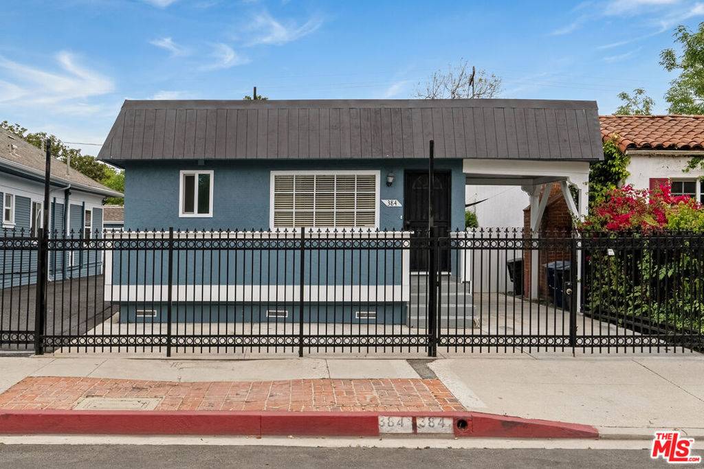 West Hollywood, CA 90048,384 N San Vicente BLVD