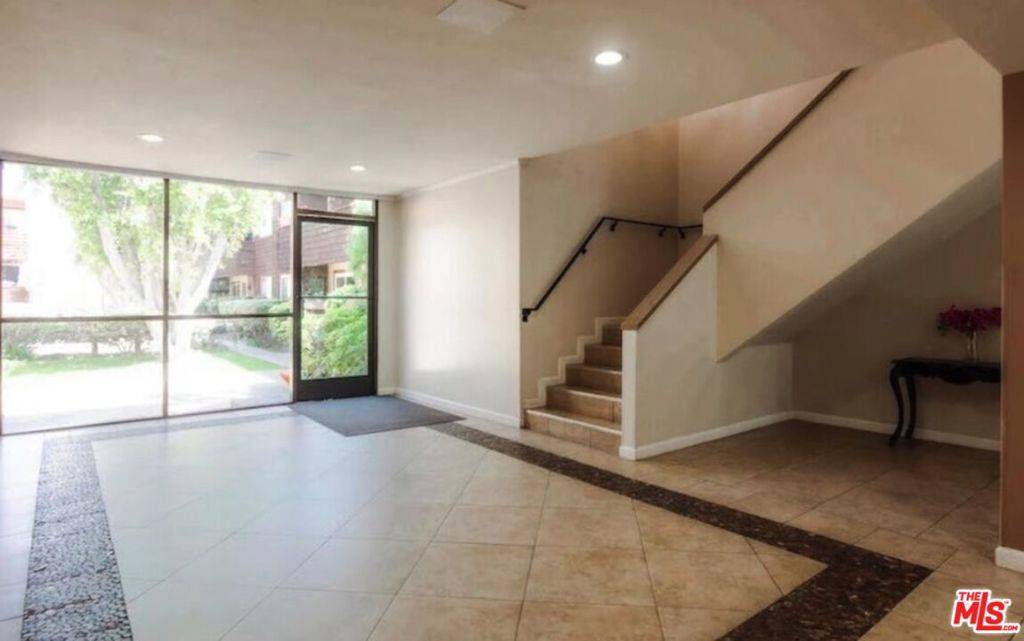 Encino, CA 91316,5400 Newcastle AVE #50