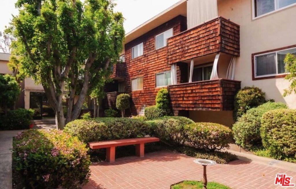 Encino, CA 91316,5400 Newcastle AVE #50