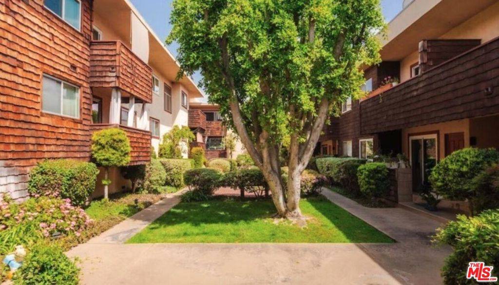 Encino, CA 91316,5400 Newcastle AVE #50